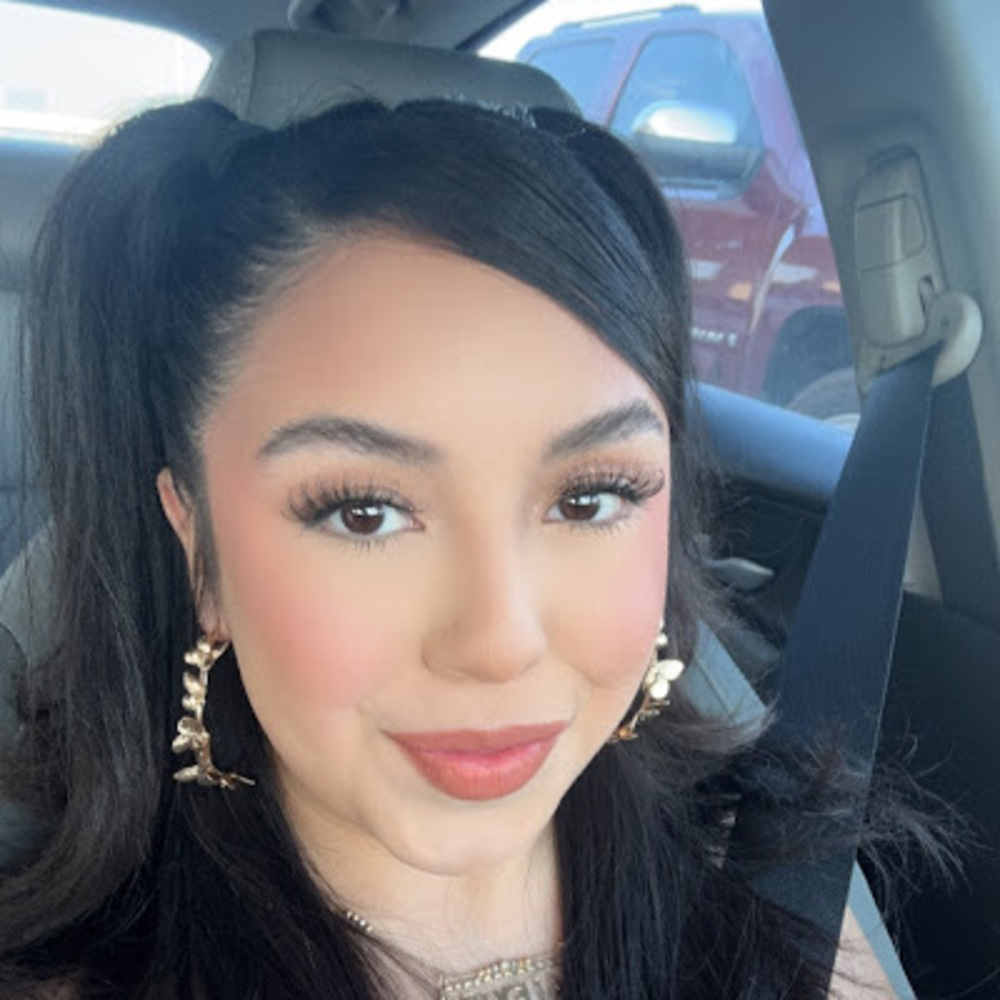 Meet your Posher, Alexis